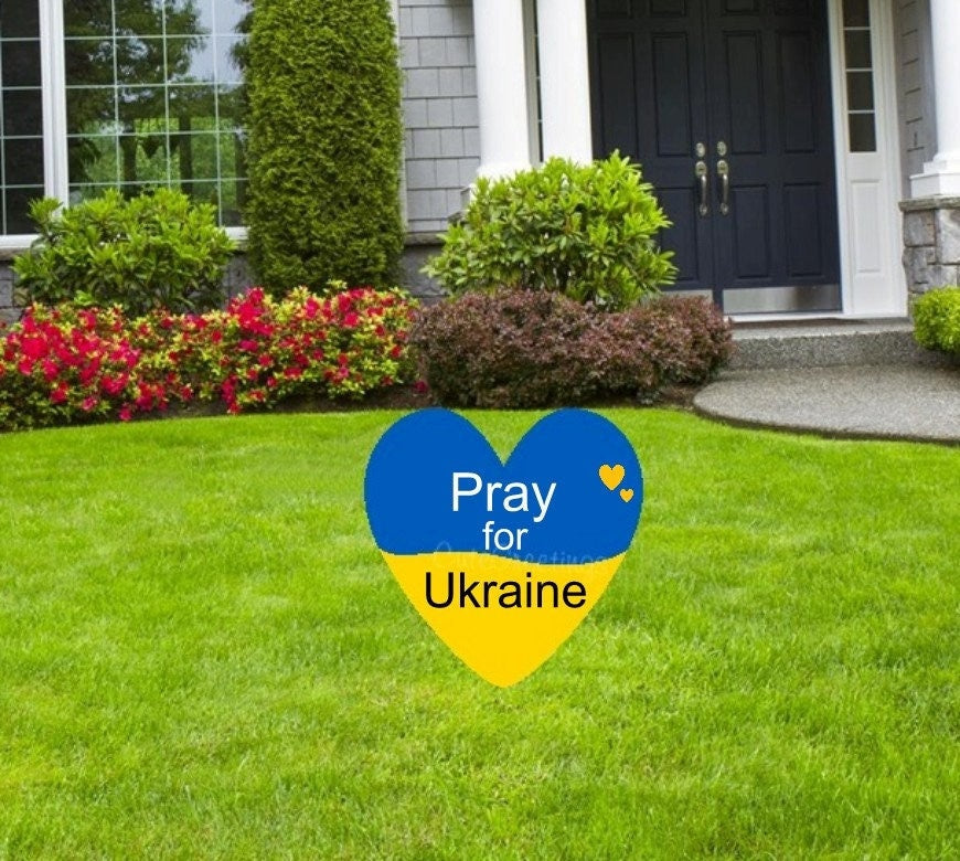 Stand with Ukraine Lawn Sign, Ukrainian Flag Outdoor Yard Decoration Card, Support Ukraine Art Heart Cutout with Stakes, Patriotic Greeting