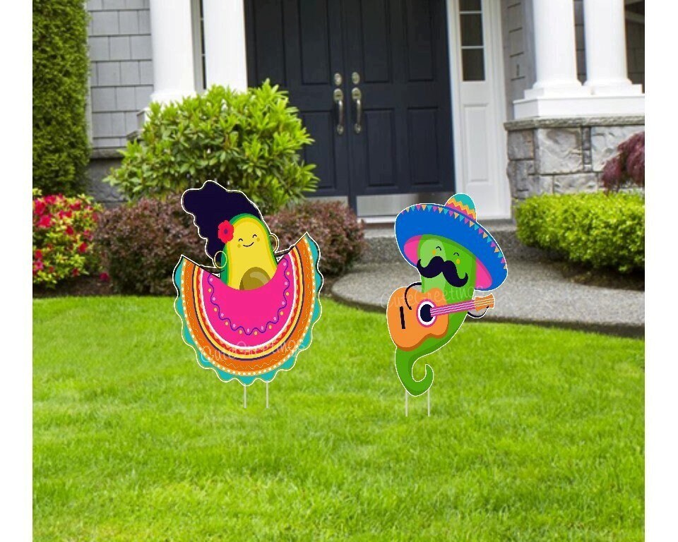 Personalized Cinco de Mayo Lawn Decor: Mariachi Band Yard Signs