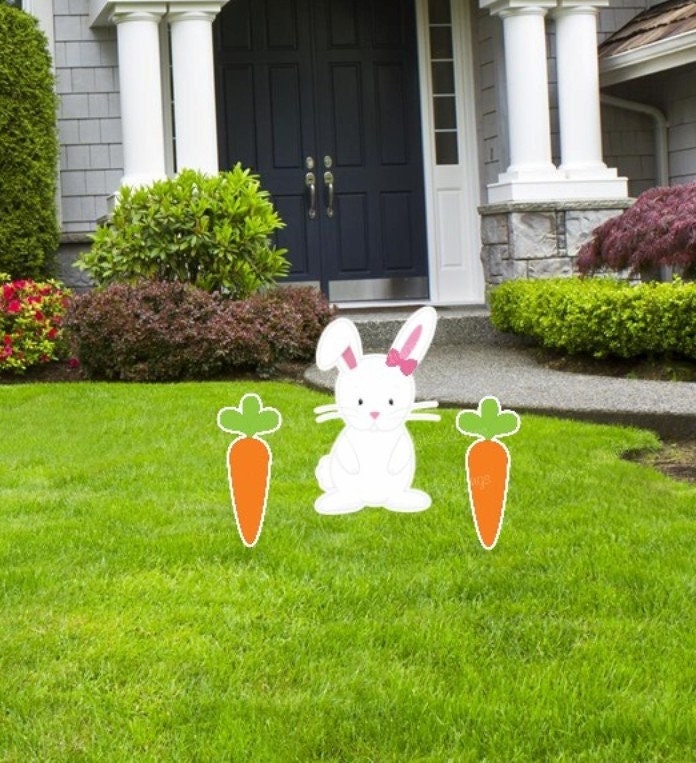 Personalized Easter Bunny Lawn Sign: Spring Yard Decor