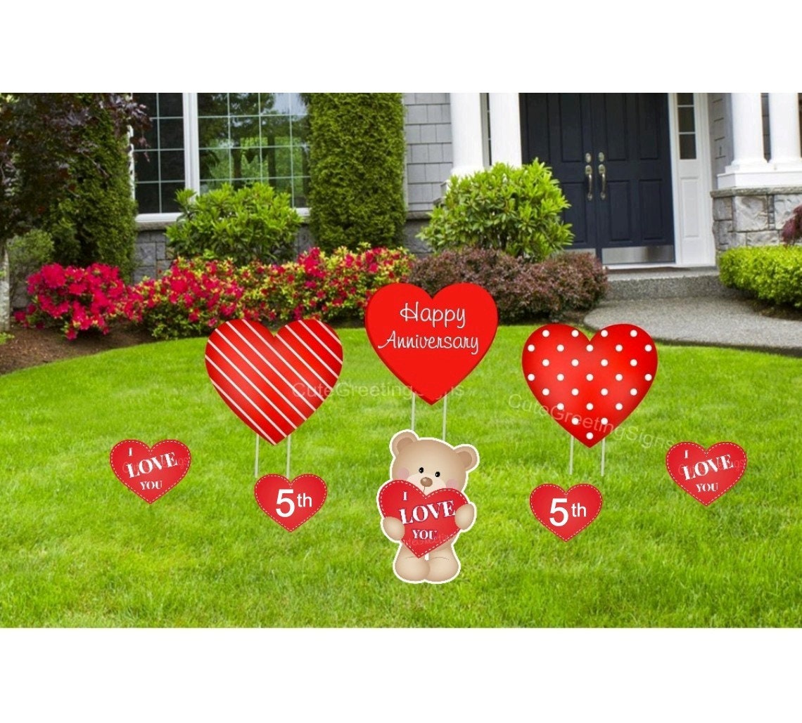 Anniversary Lawn Decoration: Bear & Heart Yard Art with Stakes