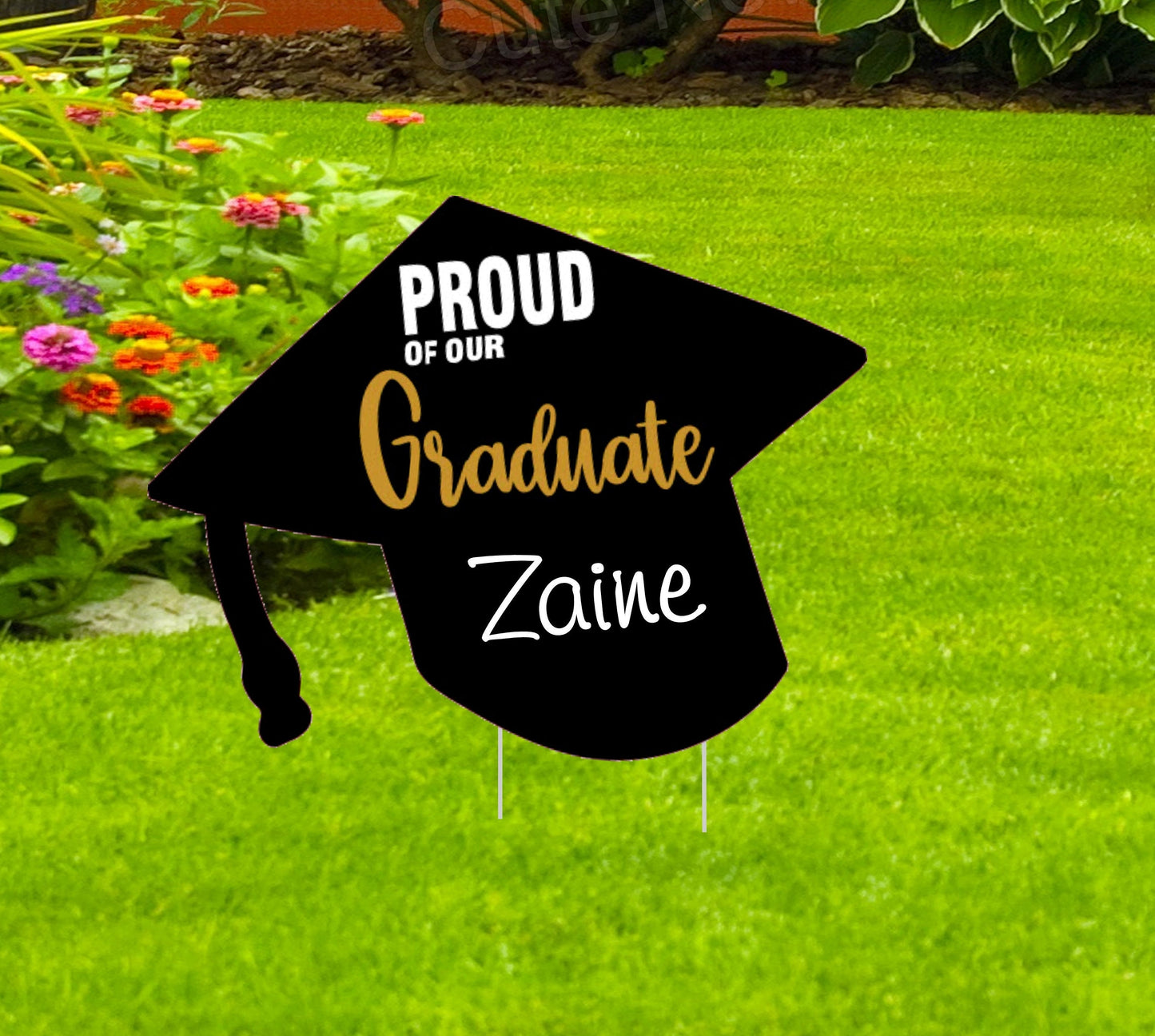 Personalized Graduation Cap Yard Sign: Class of 2025 Lawn Decor
