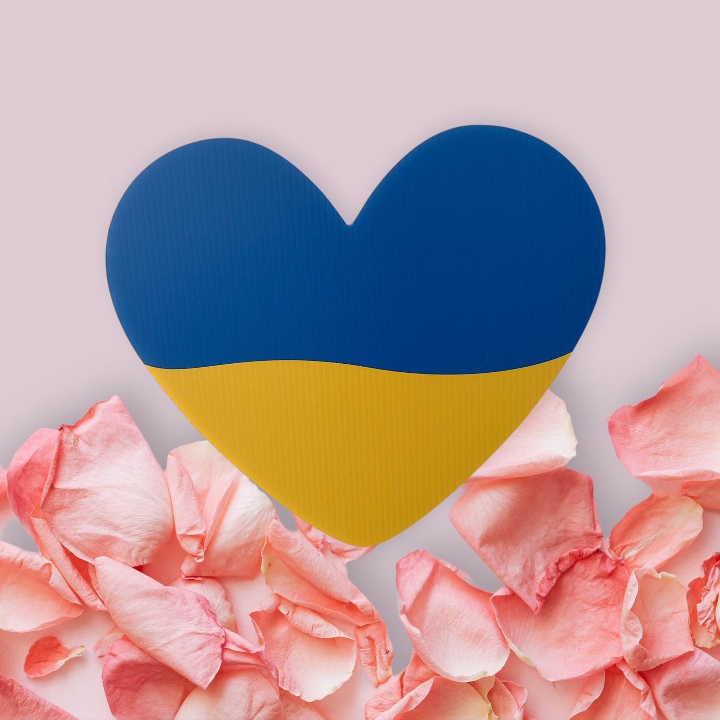 Ukraine Heart Sign, Indoor/Yard Sign Decoration, Patriotic Lawn Art with Metal Stakes