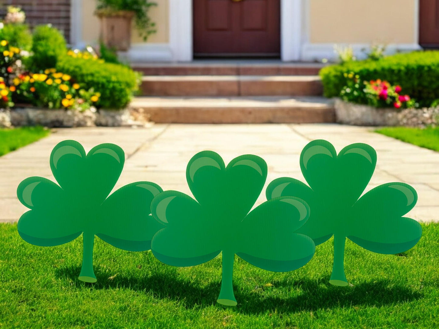 St. Patrick's Day Lawn Decor: Shamrock Yard Signs with Stakes - Outdoor Decorations
